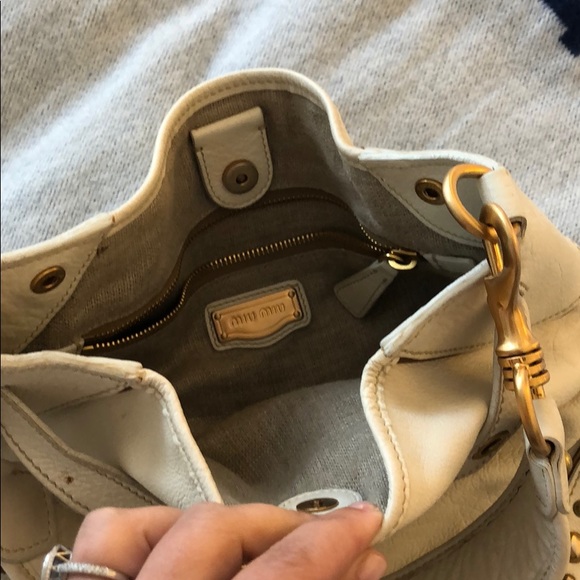 Miu Miu white leather shoulder bag - Picture 3 of 8